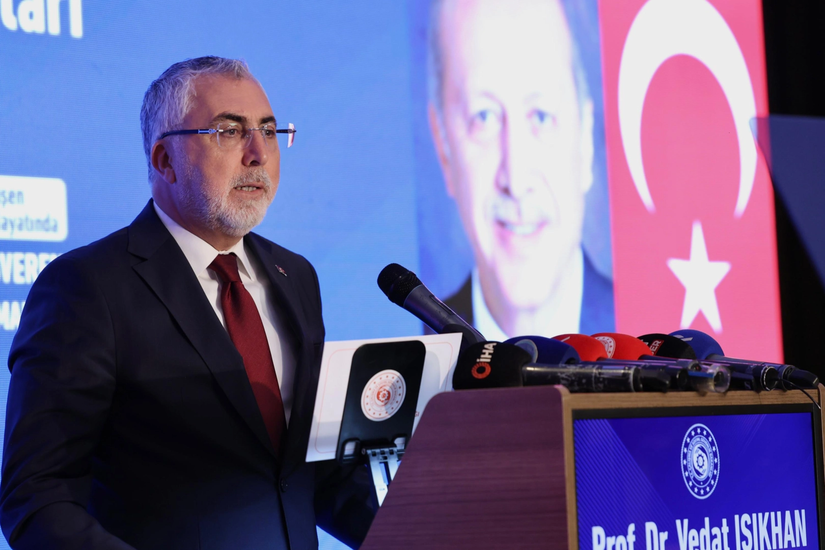 Bakan Işıkhan: Yeşil ve dijital dönüşümde işçi-işveren el ele verecek 