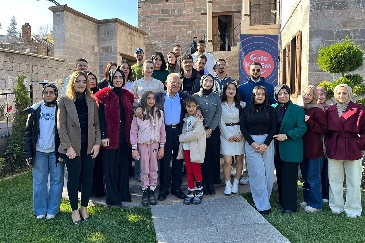 Kayseri Büyükşehir Filistinli öğrencilerle buluştu 