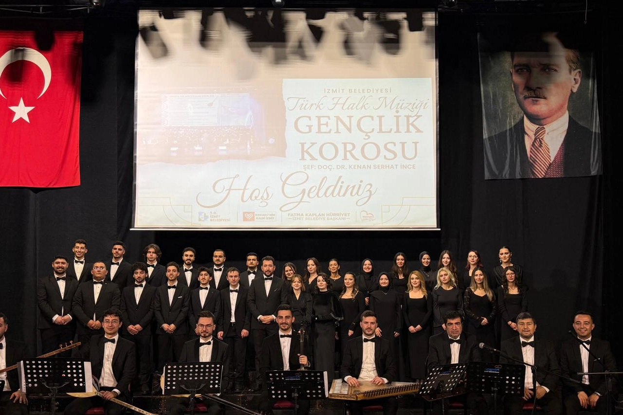 Kocaeli İzmit'te THM Gençlik Korosu’ndan muhteşem konser 