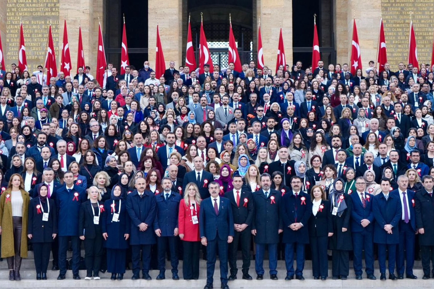81 ilin ilden gelen öğretmenler Ata'nın huzurunda
