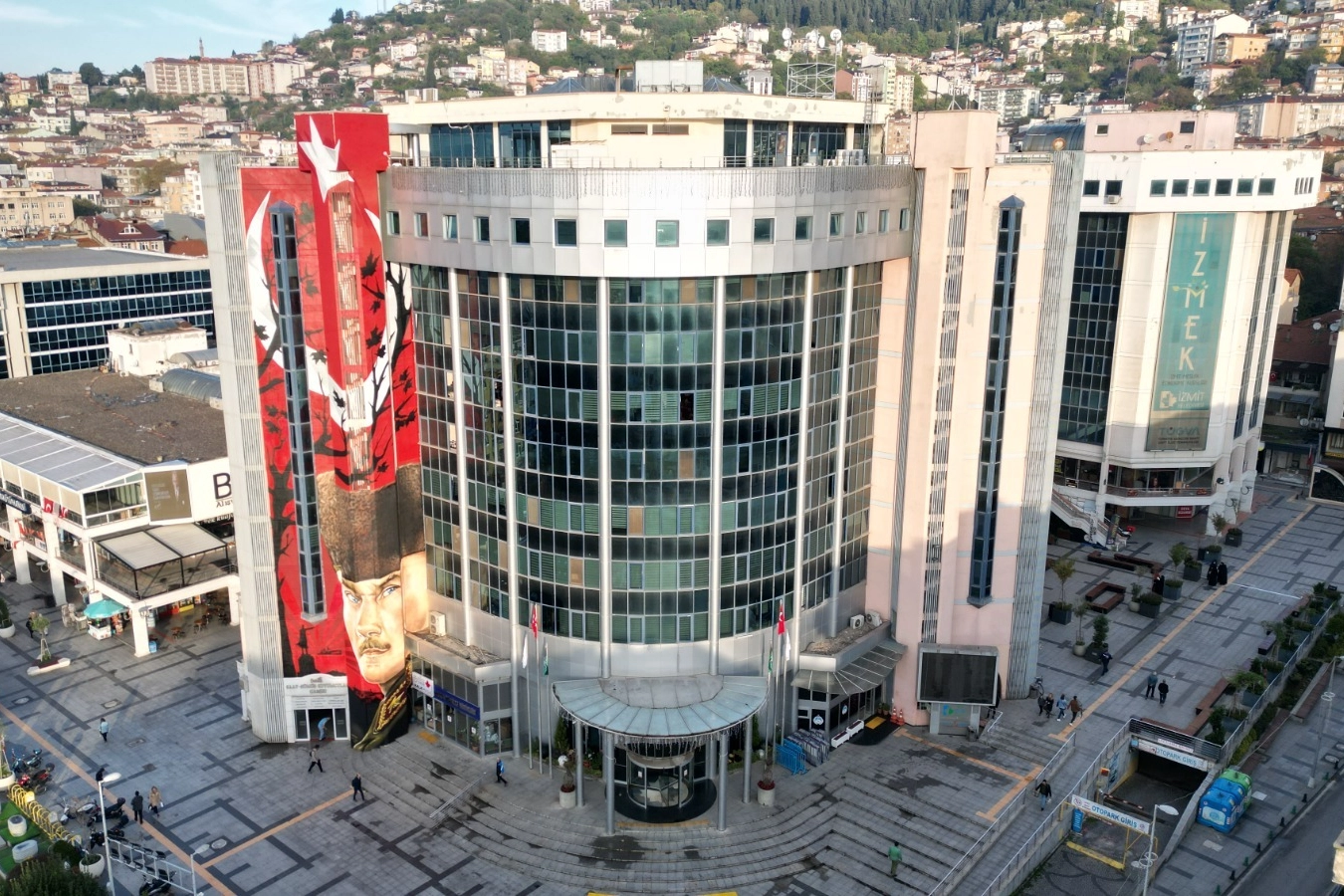 İzmit Belediyesi Temizlik Timi’ni güçlendiriyor 