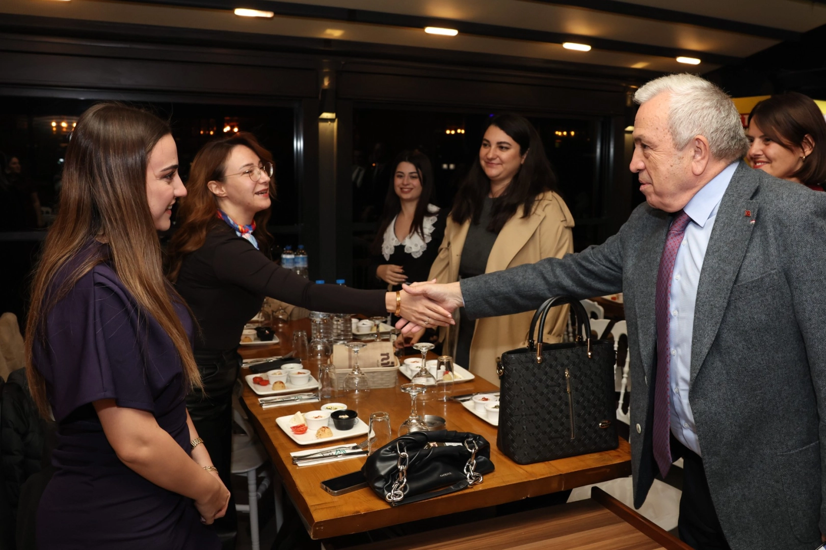 Bursa Nilüfer Belediyesi’nden öğretmenlere vefa 