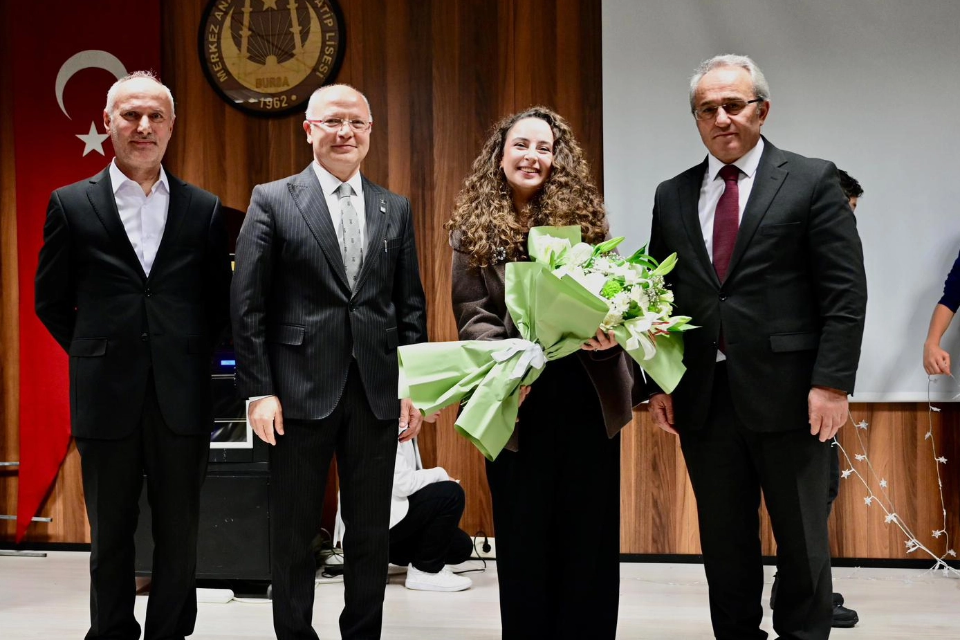Bursa'da Davut Gürkan'ın mezun olduğu okulda anlamlı buluşma 
