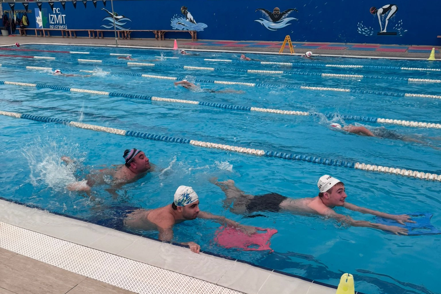 Kocaeli İzmit'te “Engelsiz Kulaçlar” başladı 