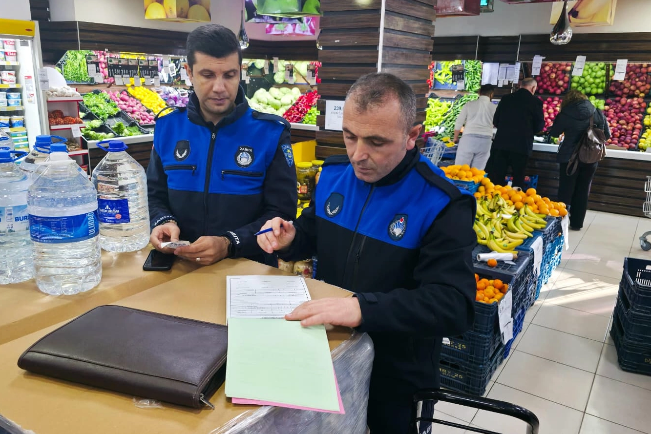 Bursa Gemlik Zabıtası'ndan çürük ürünlere tutanak, fiyat oyunlarına uyarı! 