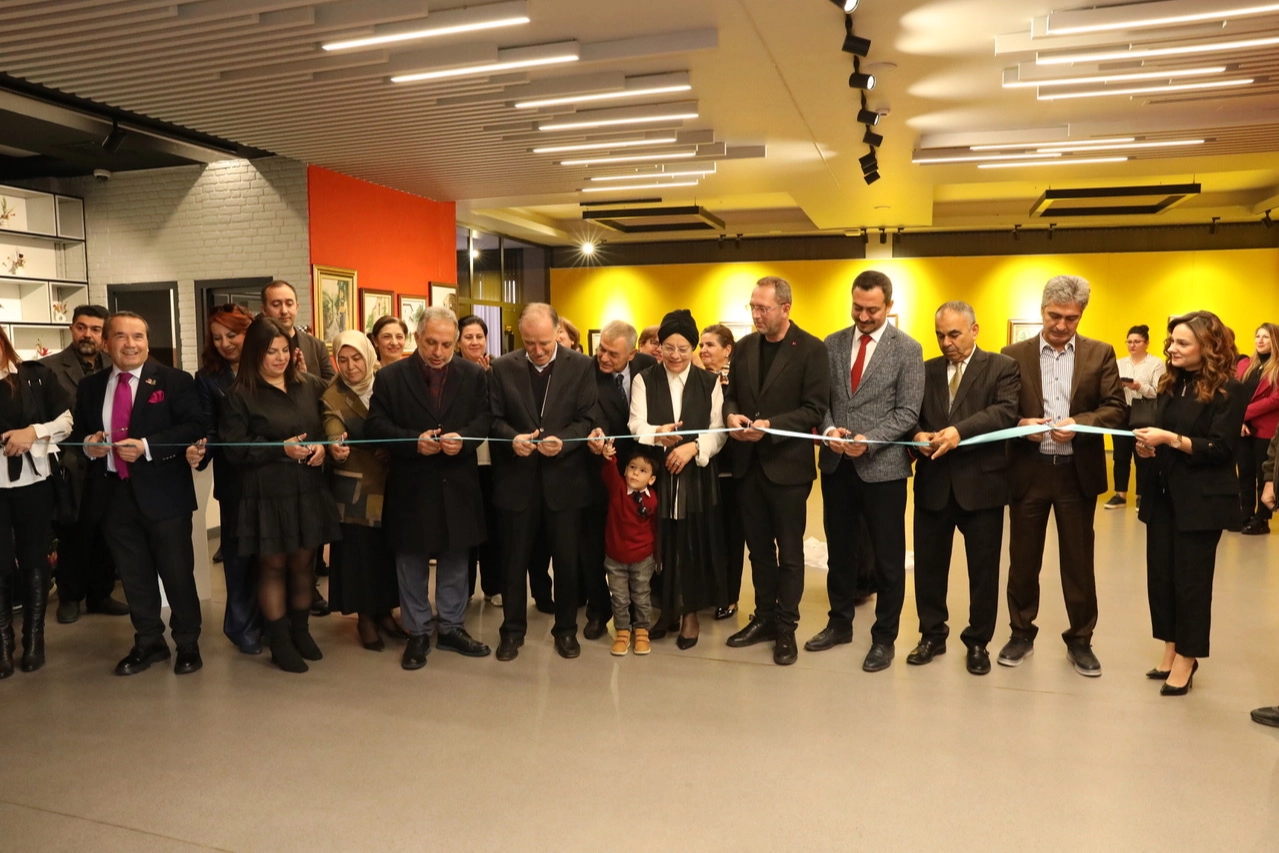 Kayseri Büyükşehir'de sanatın kalbi dayanışma için attı 