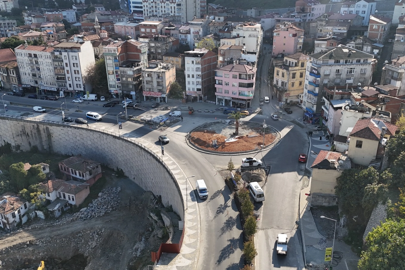 Trabzon Büyükşehir’den Esentepe’ye modern kavşak 