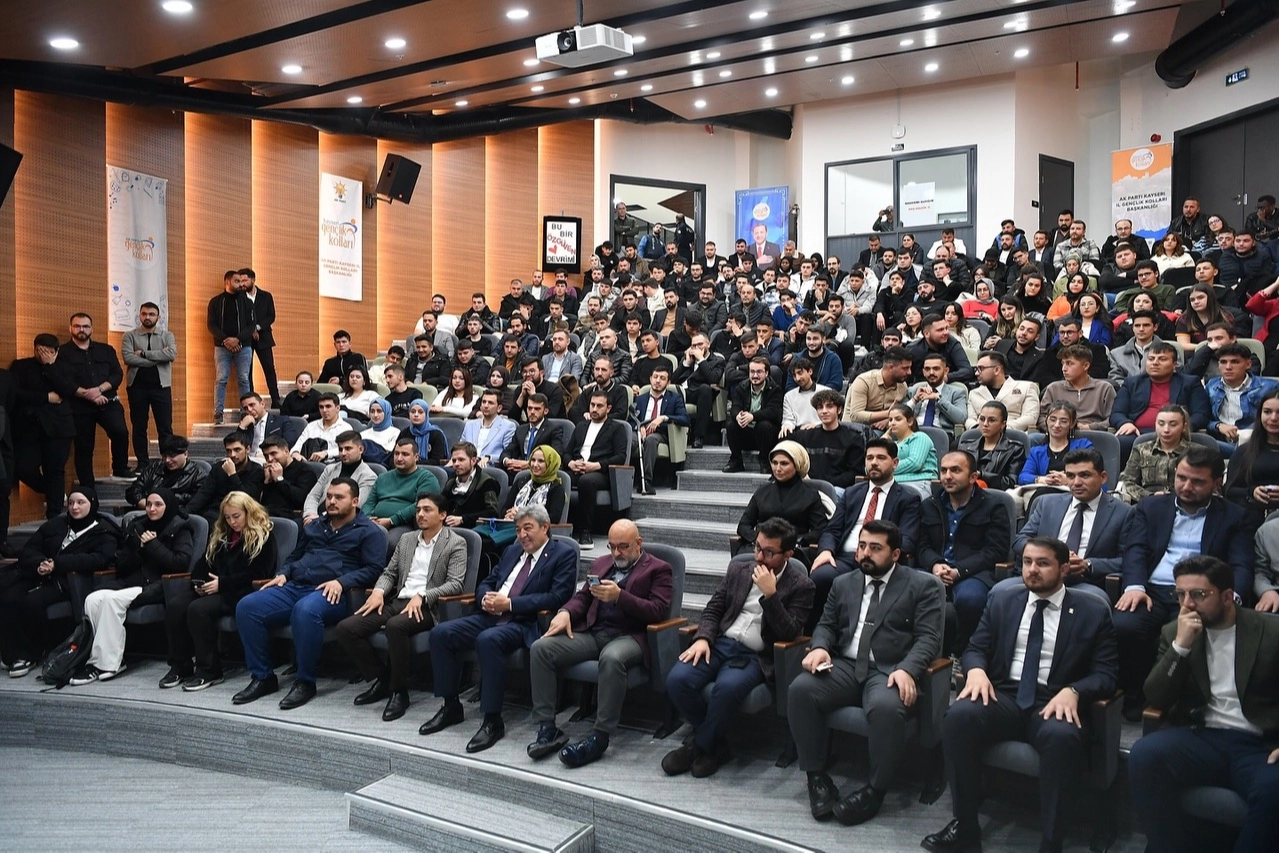 Kayserili gençlerle 'gelecek' buluşması 