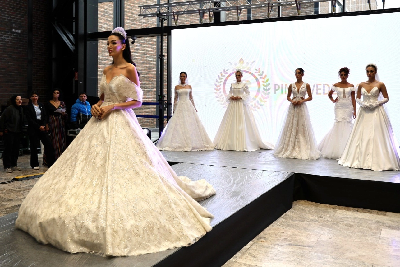 Kocaeli 3. Evlilik Fuarı'nda gelinlik ve bindallılar sahneye çıktı Kocaeli 3. Evlilik Fuarı'nda gelinlik ve bindallılar sahneye çıktı