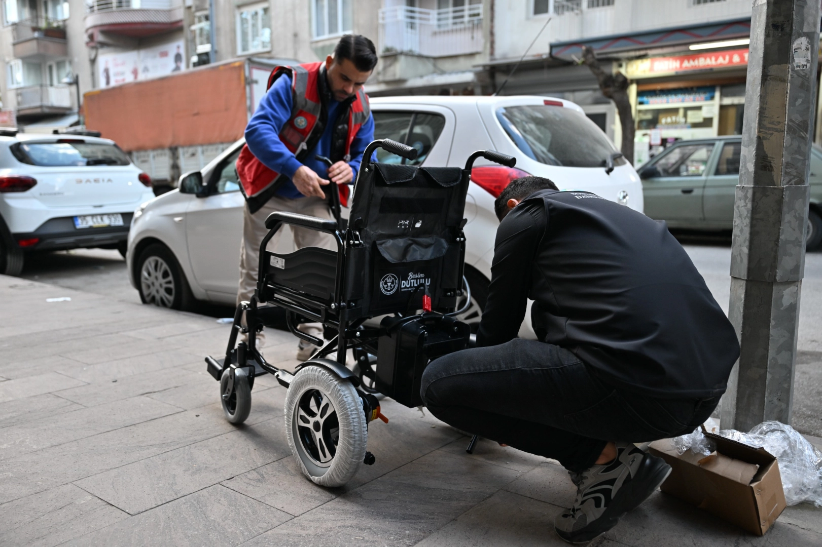Manisa Büyükşehir’den engelli bireylere medikal destek 