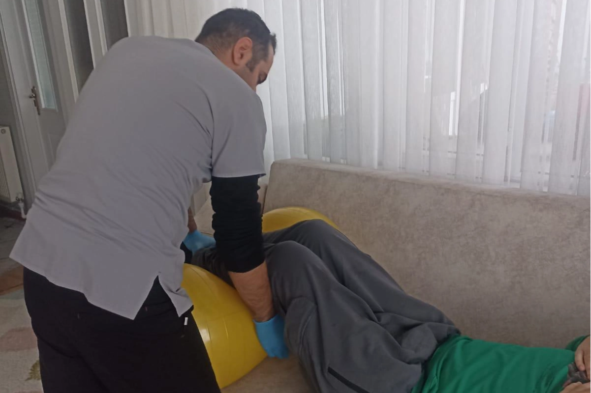 Gaziantep Büyükşehir’den evde fizik tedavi hizmeti