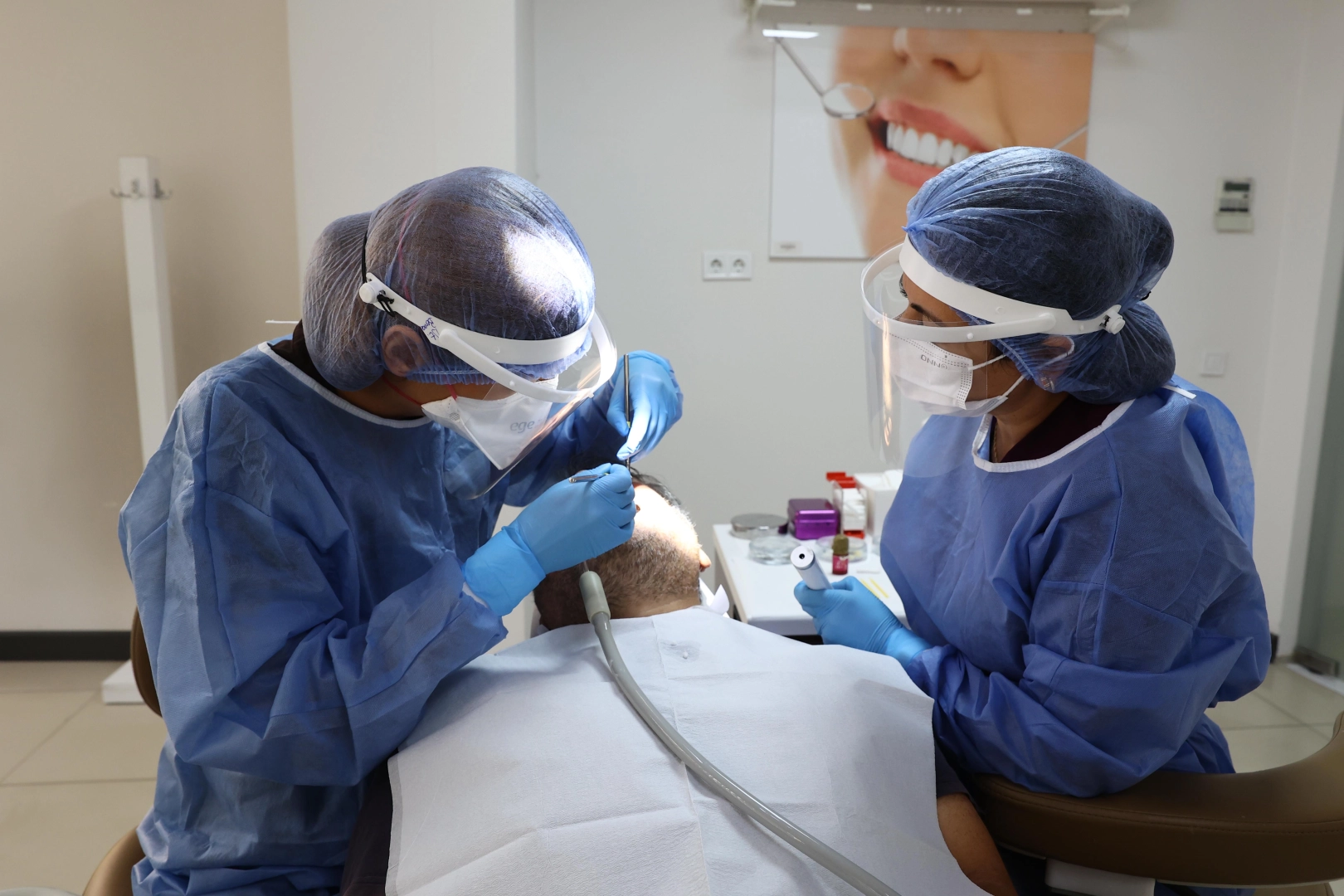 Antalya'da ücretsiz diş hizmeti yoğun ilgi gördü 