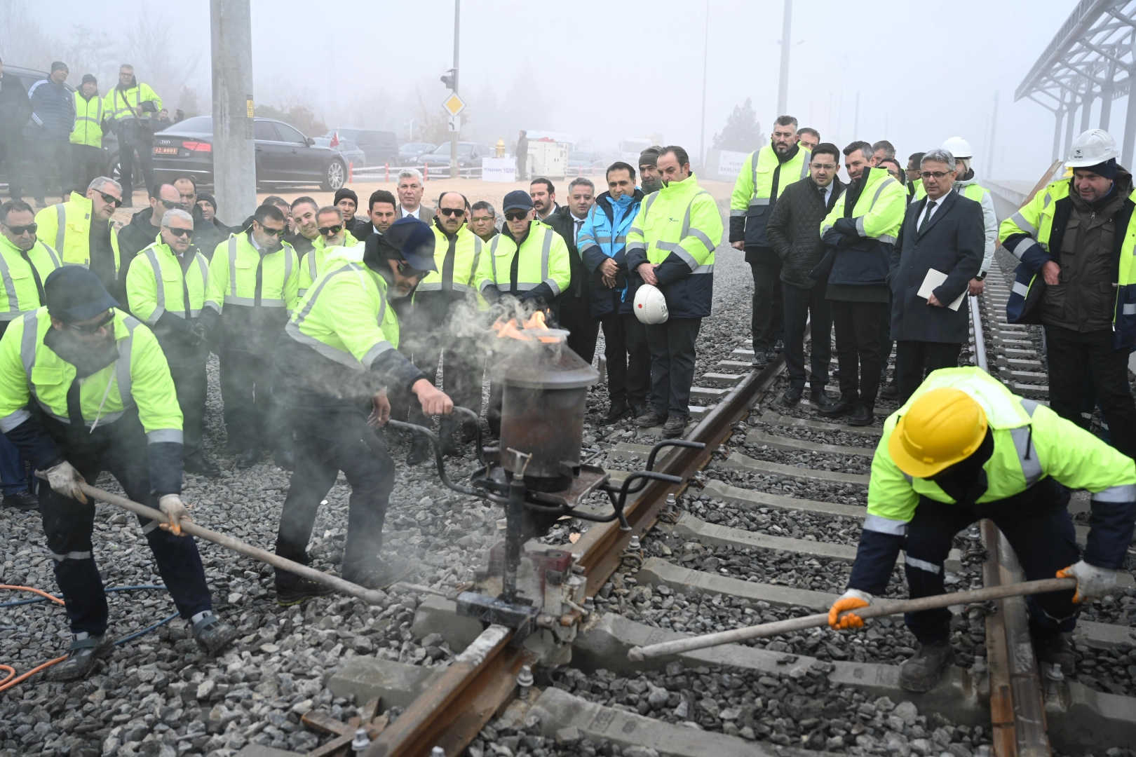 Konya'da tarihi adım... KONYARAY banliyö hattında ray birleştirme kaynağı yapıldı 