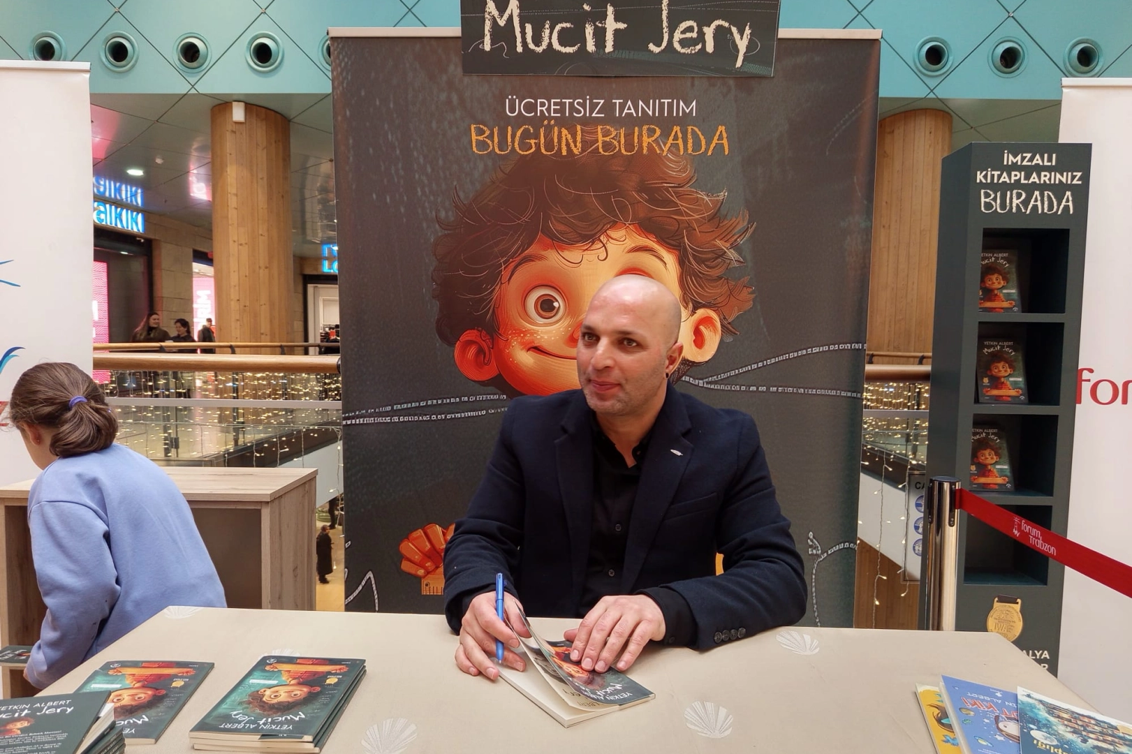 Uluslararası ünlü yazar Yetkin Albert Trabzon'da 