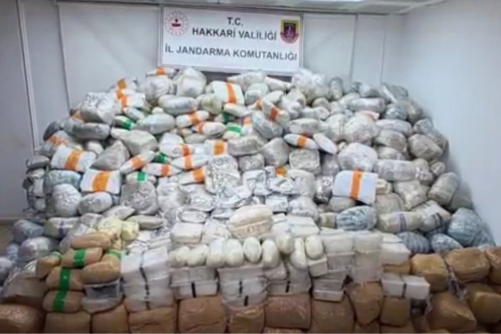 Hakkari’de 860 kilogram uyuşturucu madde ele geçirildi