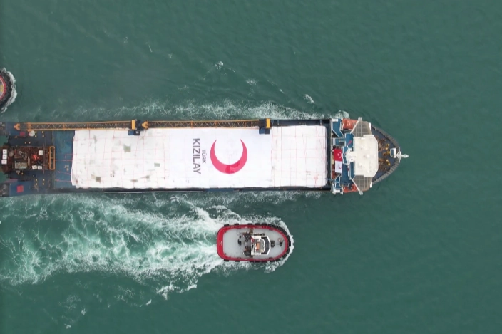 Türk Kızılay 20. yardım gemisini Gazze'ye uğurladı 