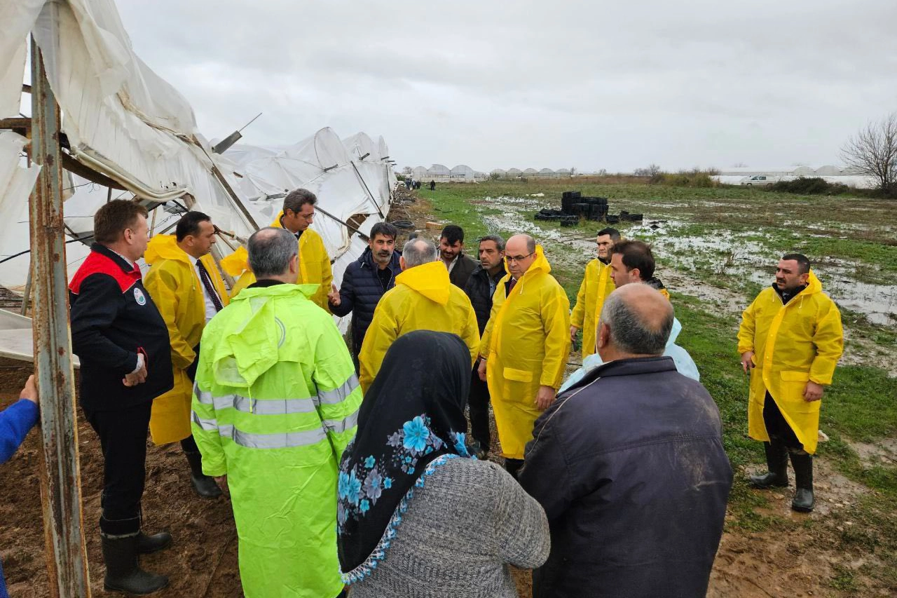 Antalya'daki seralarda hasar tespit için Bakanlık devrede