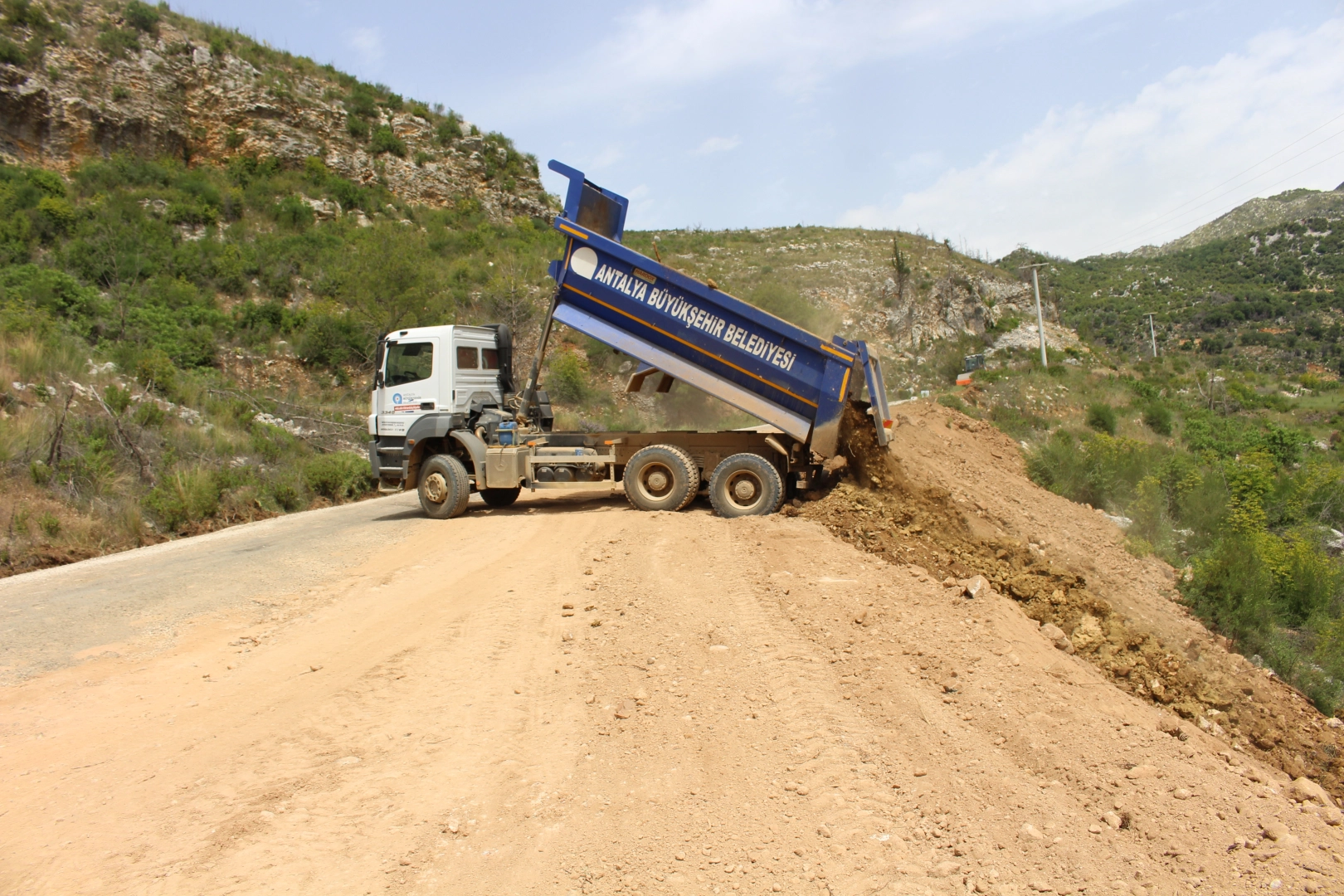 Antalya’da kırsal yollara dev yatırım 