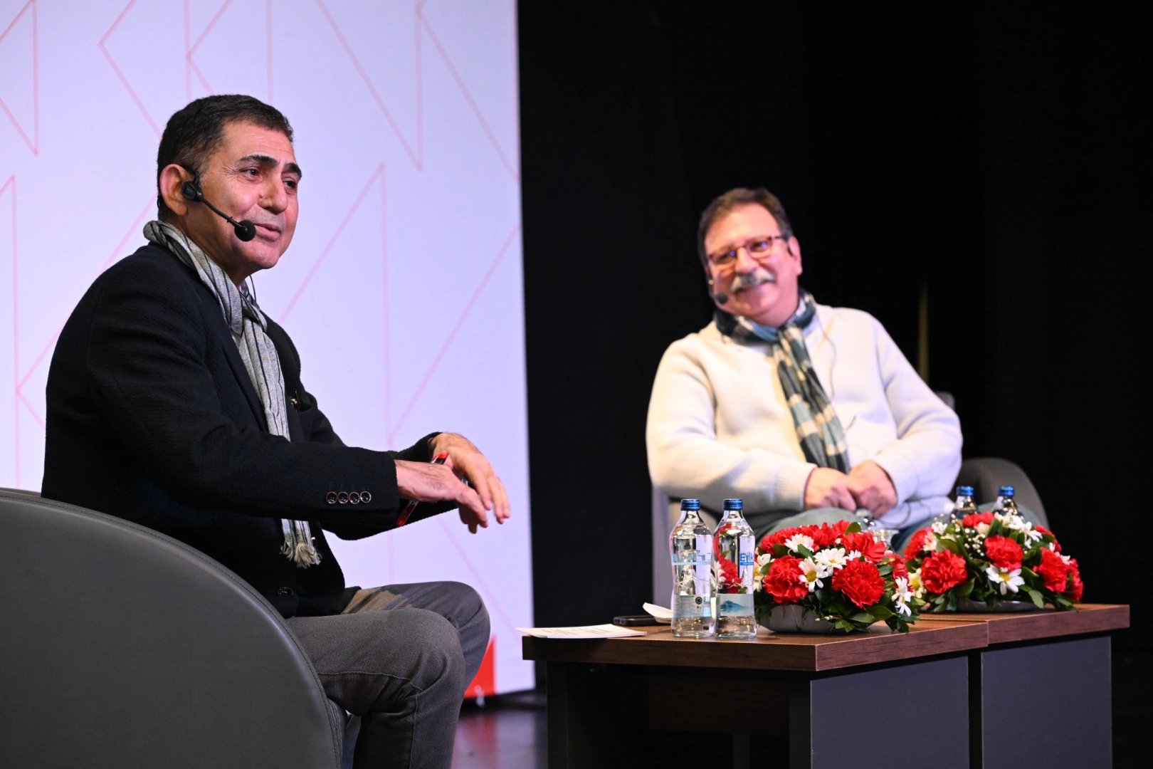 Volkan Severcan Manisa'da sanatseverlerle buluştu 