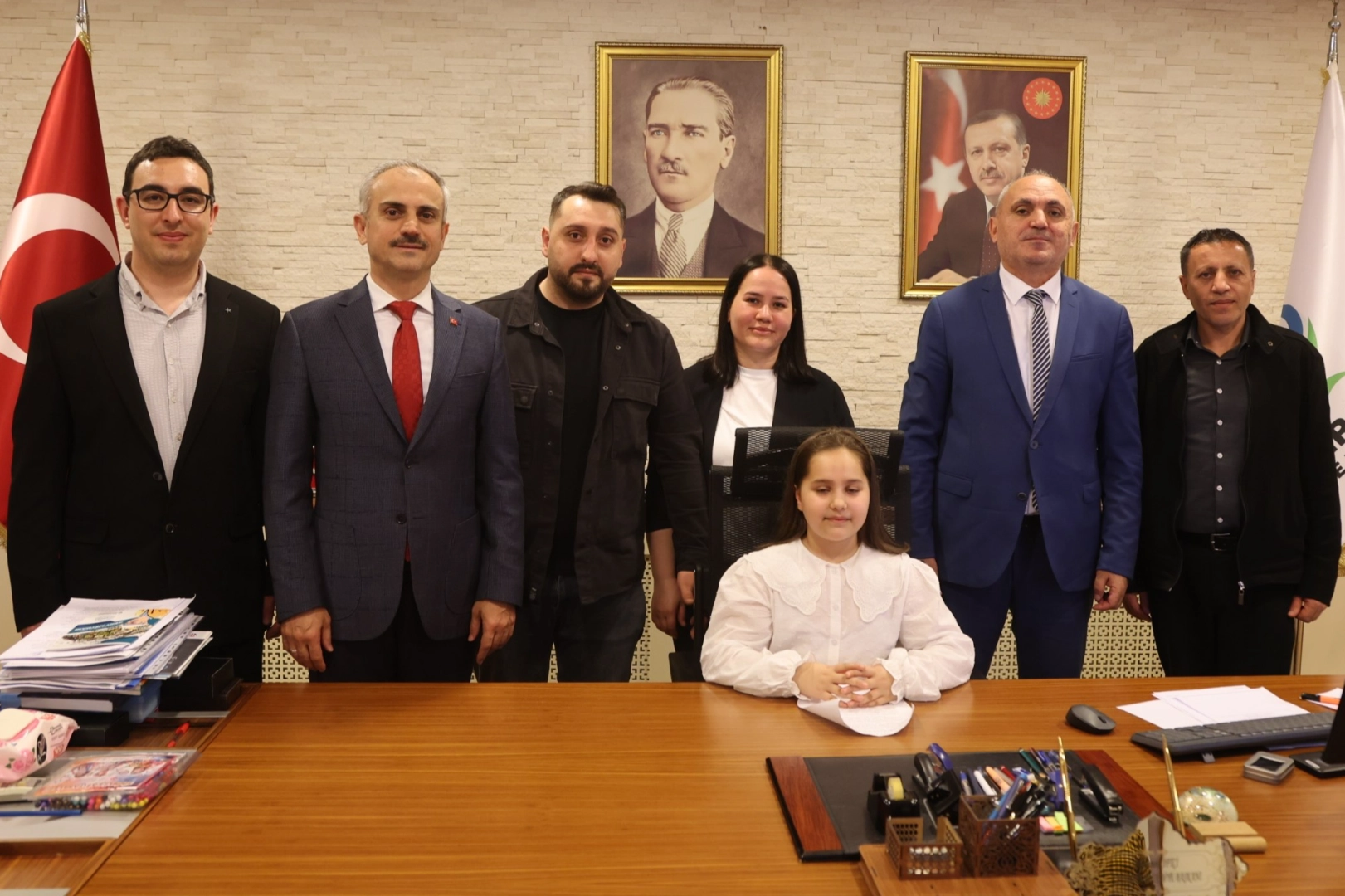 Başkan Çiftçi, koltuğunu minik başkana devretti 