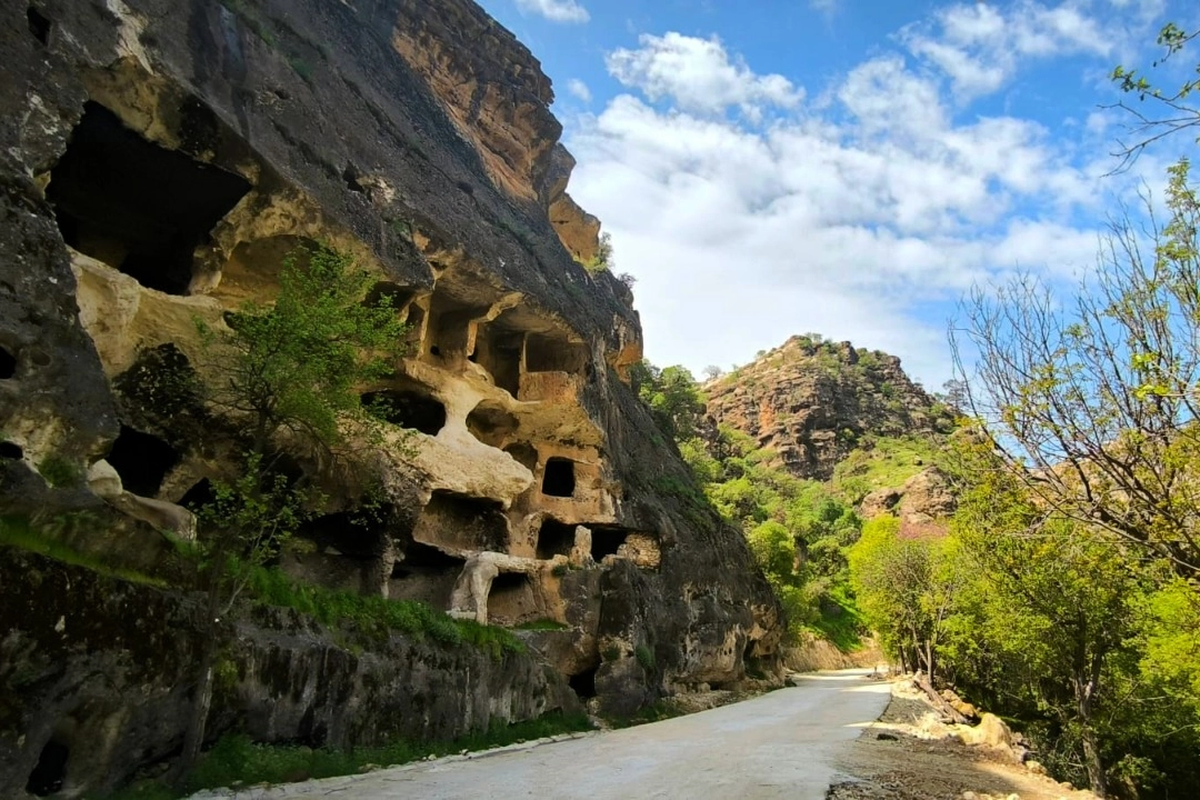 Gabar’da çifte keşif! Petrolün yanında 7 katlı 'Apartman Mağara' dikkat çekiyor (Özel Haber) 