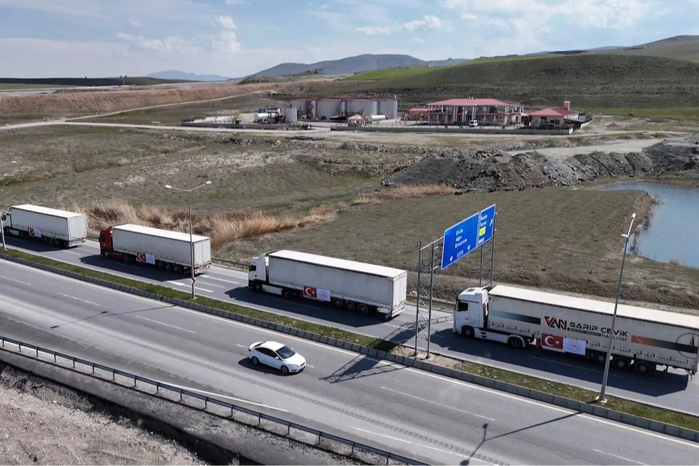 Türkiye’den İran’a 'şifa kervanı' yola çıktı 