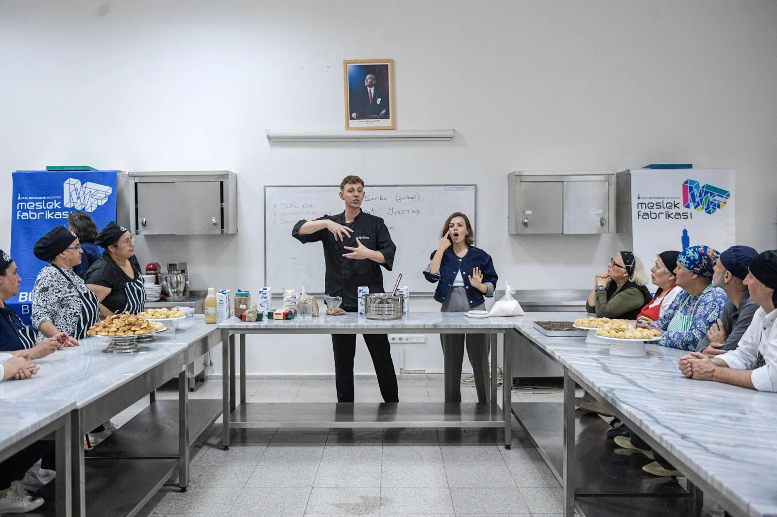 İzmir’de Engelliler Haftası’nda tatlı atölyesi 