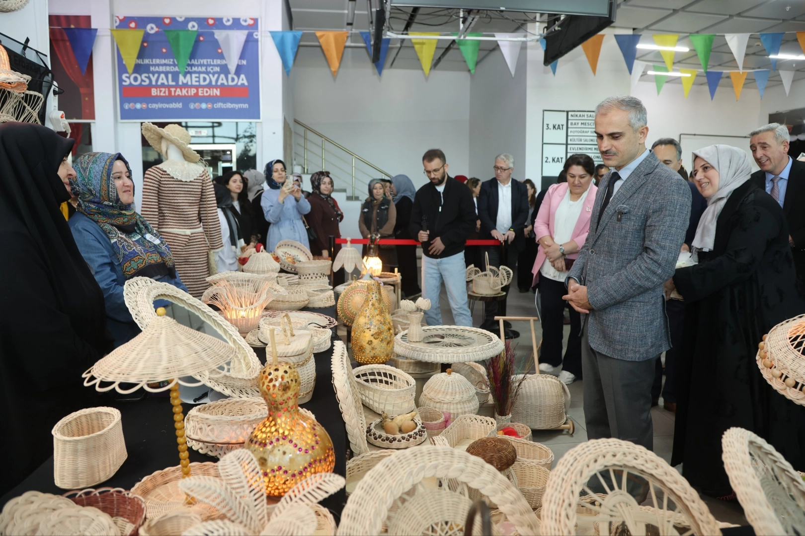 Çayırova’da el sanatları görücüye çıktı 