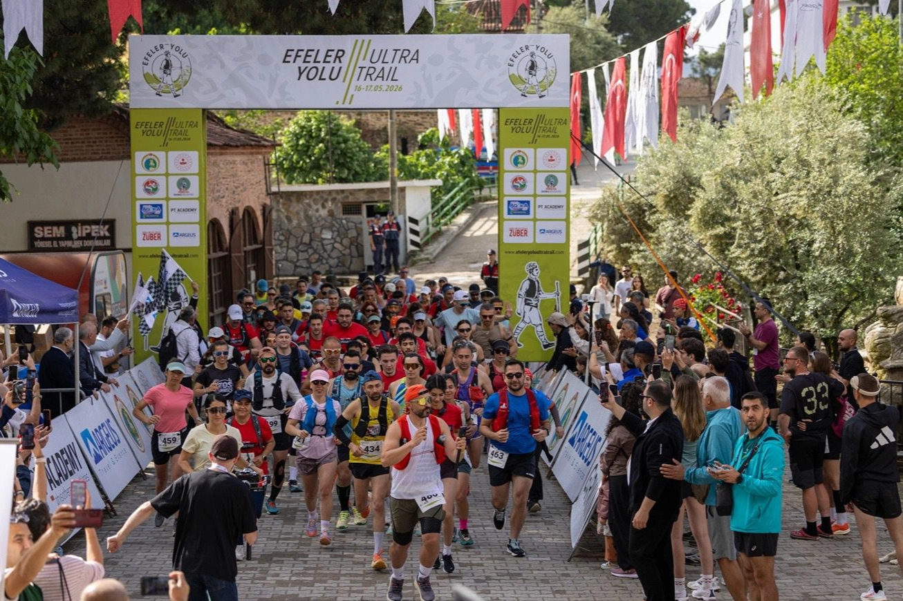 İzmir'de Efeler Yolu Ultra Trail’de madalyalar verildi 