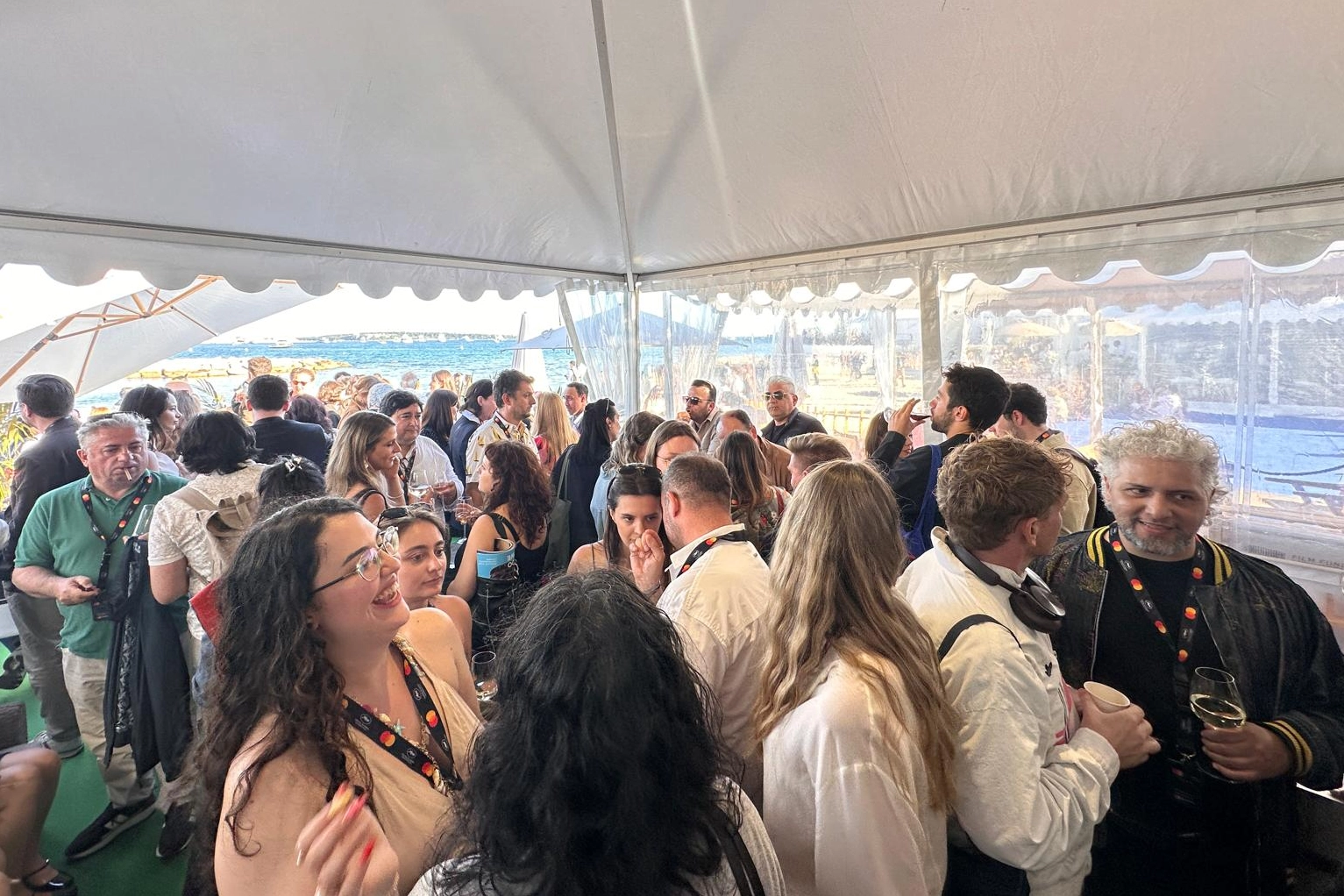 Türkiye standına Cannes'da yoğun ilgi 