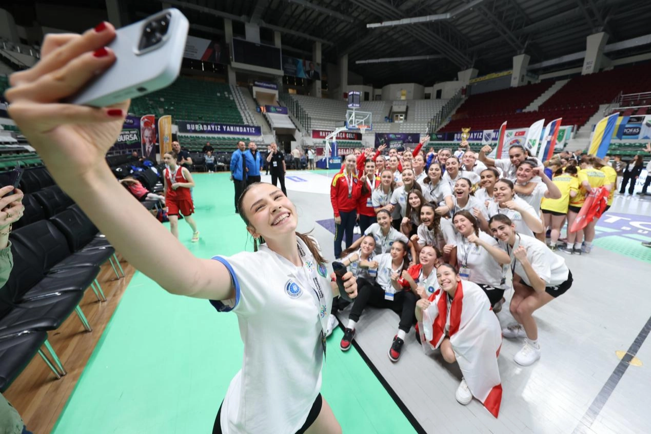 Bursa'da spor şenliklerinde kardeşlik rüzgarı esti