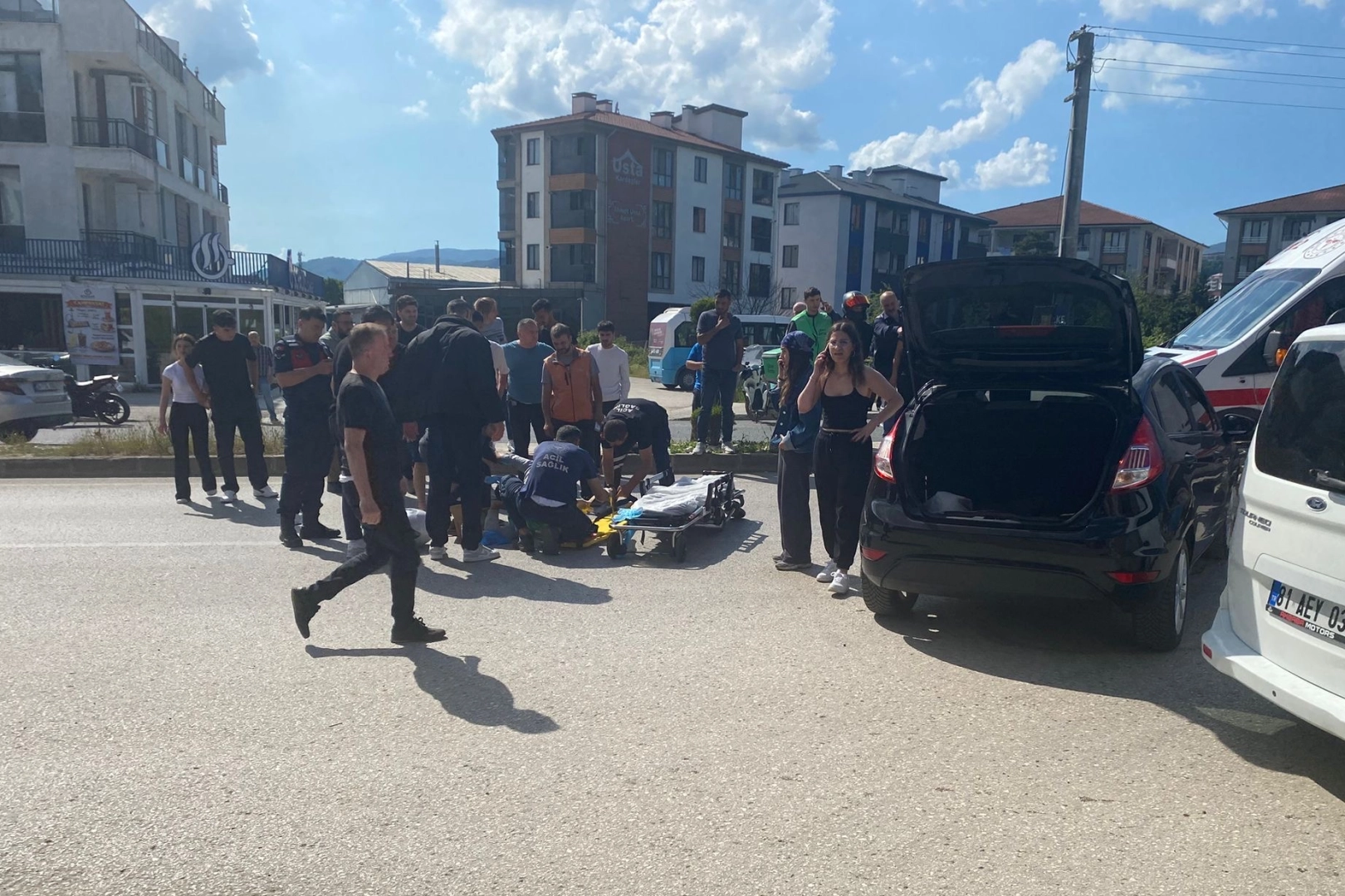 Düzce'de motosiklet ile otomobil çarpıştı: 1 yaralı 