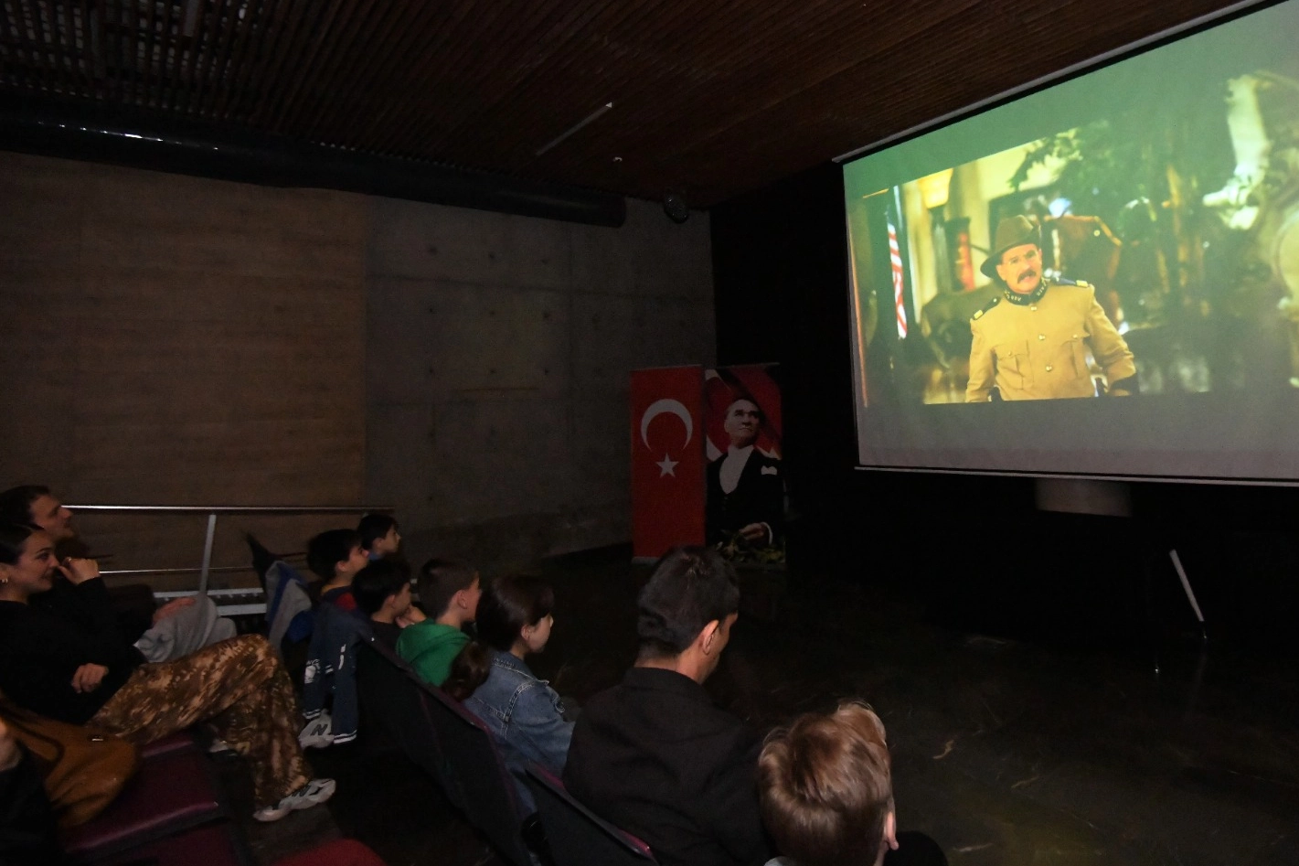 Bursa Osmangazi’de sinema tarihle buluştu 