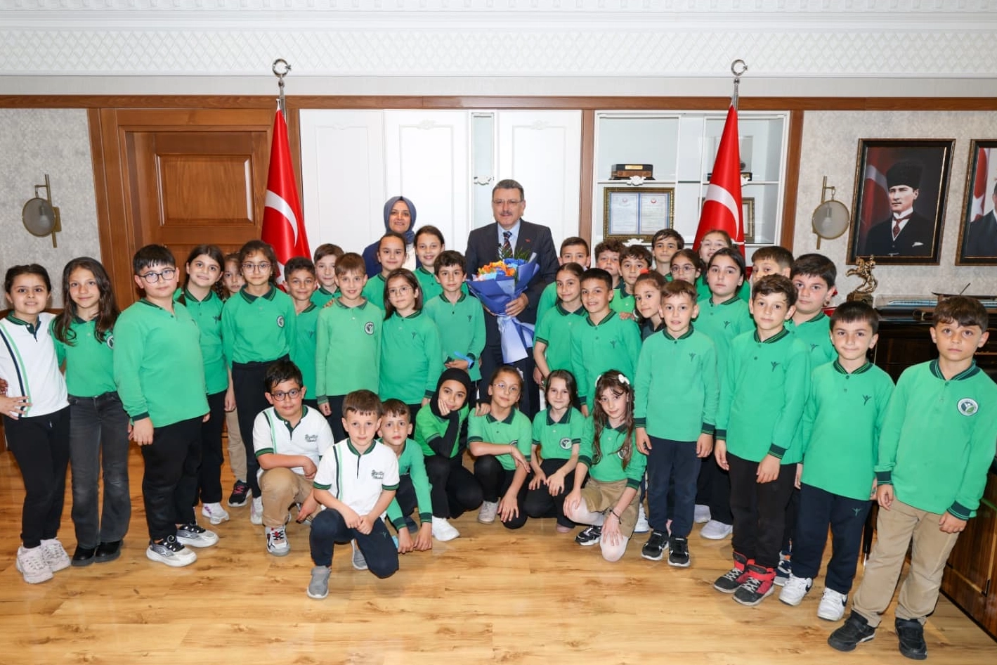 Trabzon'da Başkan Genç’ten minik misafirlerine maç sözü! 