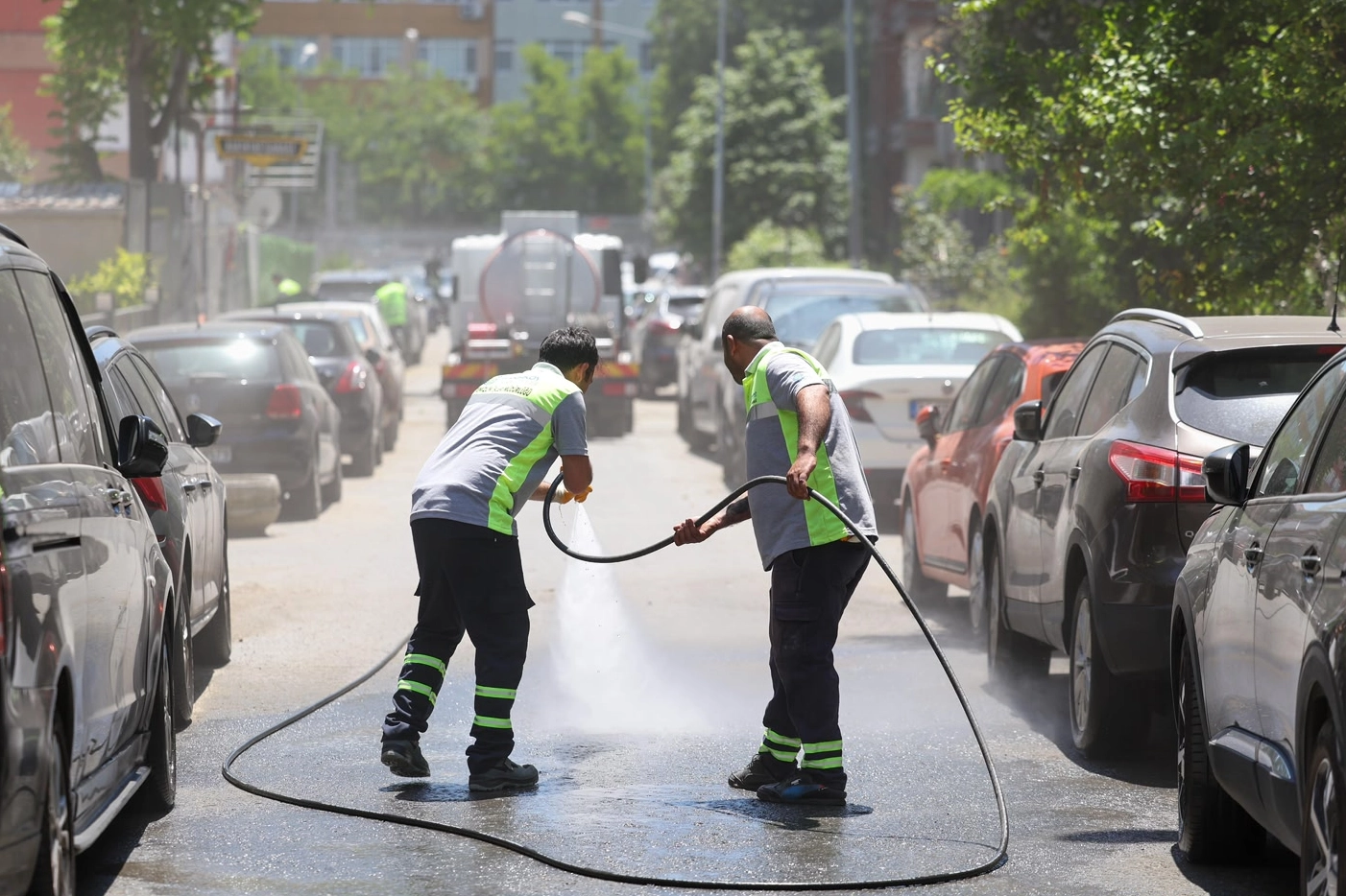 İstanbul Bakırköy'de köşe bucak temizliğe devam 