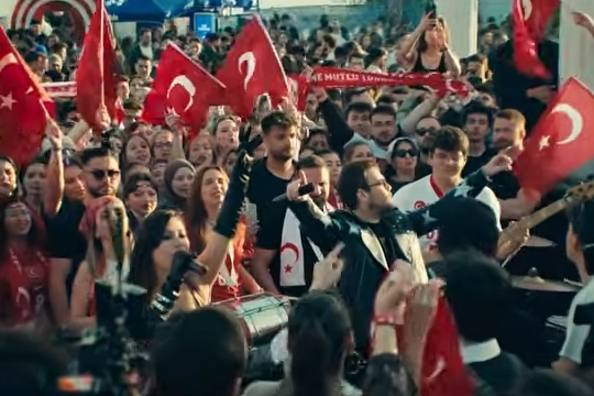 Murat Dalkılıç, Afra, Can Atayılmaz'dan 'Bir' klip 
