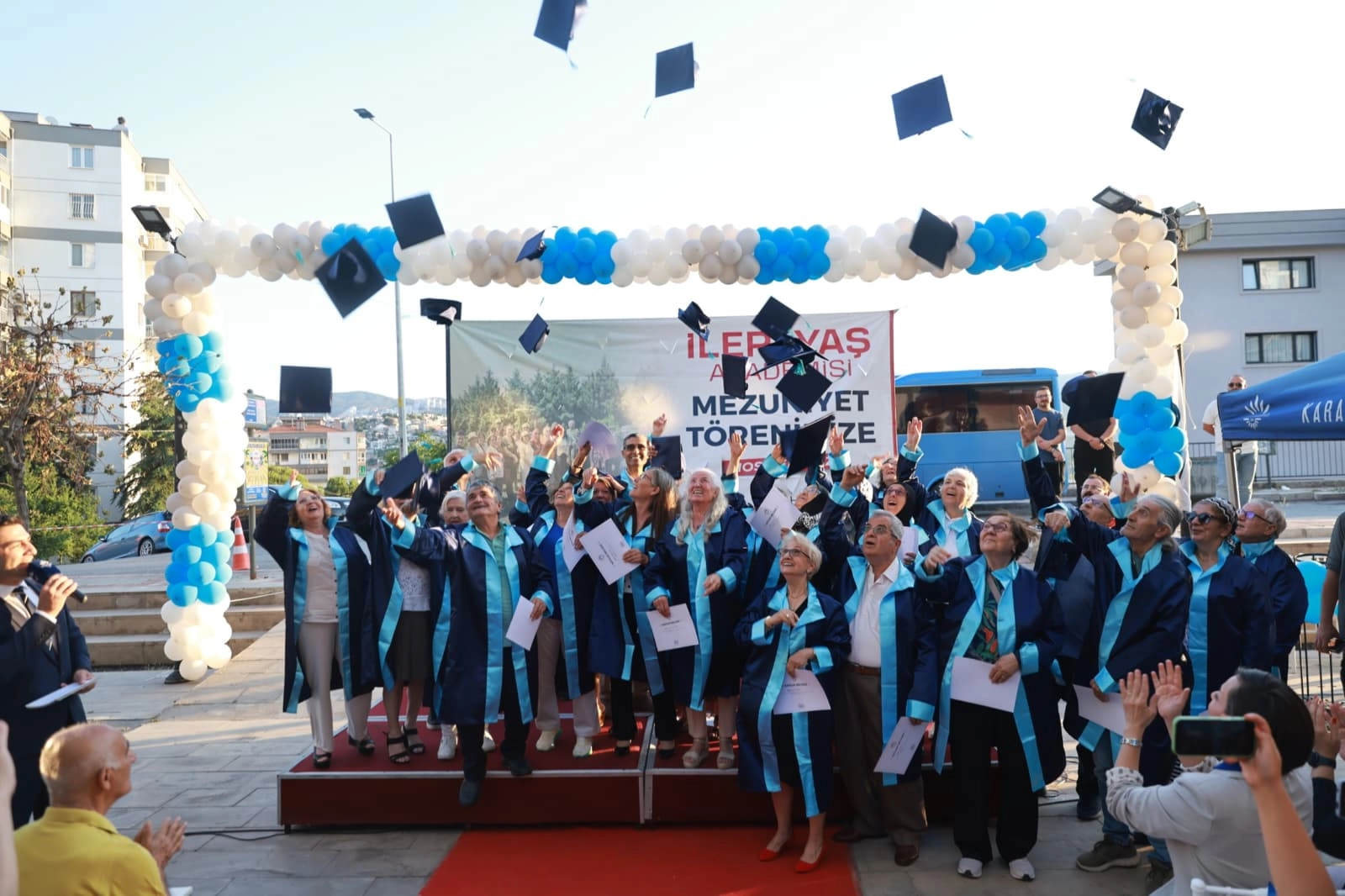 İzmir'de hayatlarının ikinci baharında kep sevinci 