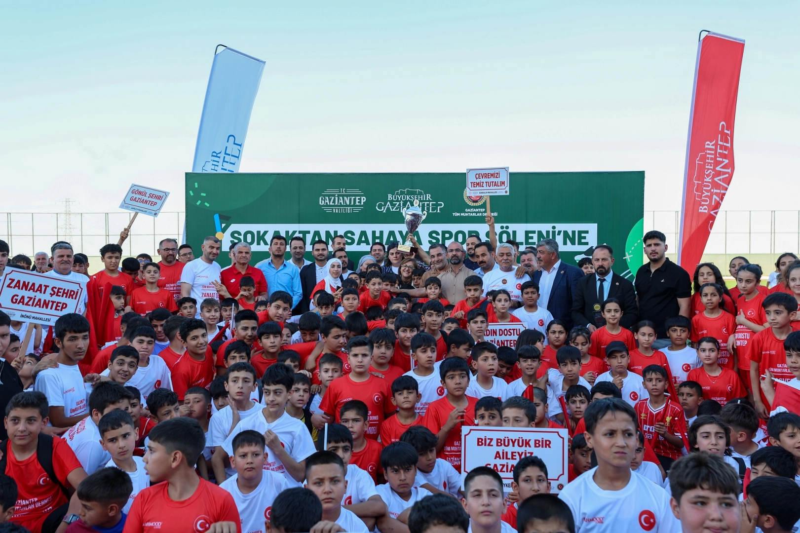 Gaziantep'te sokaktan sahaya spor şöleni 