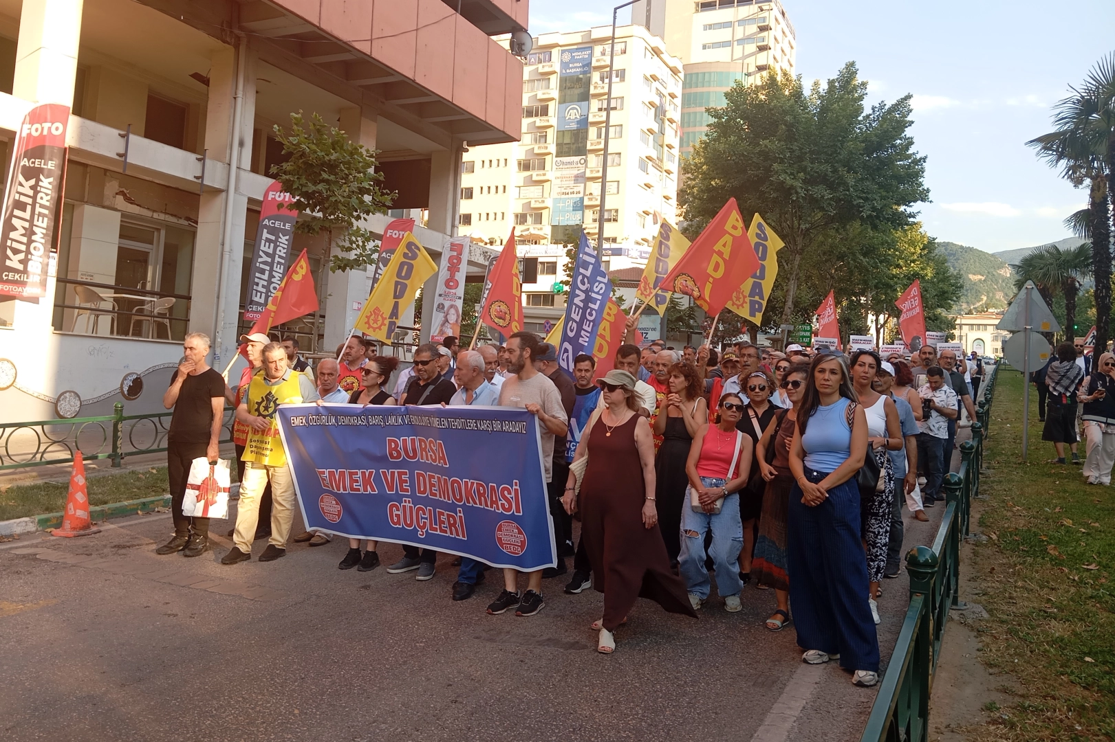 Bursa'da Madımak Katliamı'nda yaşamını yitirenler anıldı 