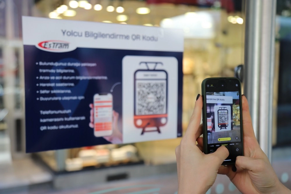 Eskişehir’de tramvay duraklarında QR kod dönemi başladı 