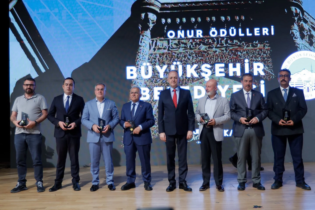Kayseri Büyükşehir'e turizmde 3 ödül birden 