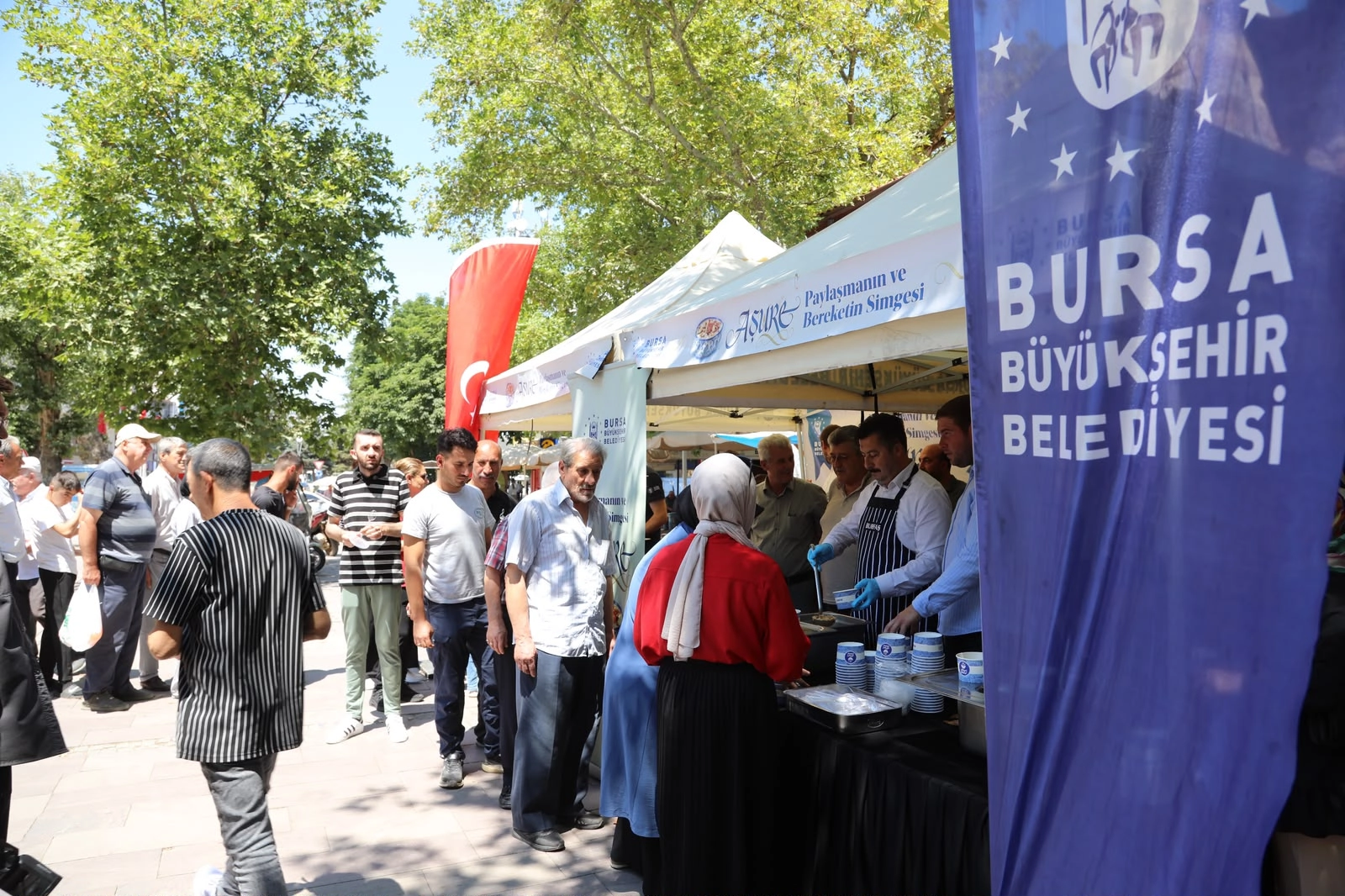 Bursa'da aşure bereketi Yenişehir'de