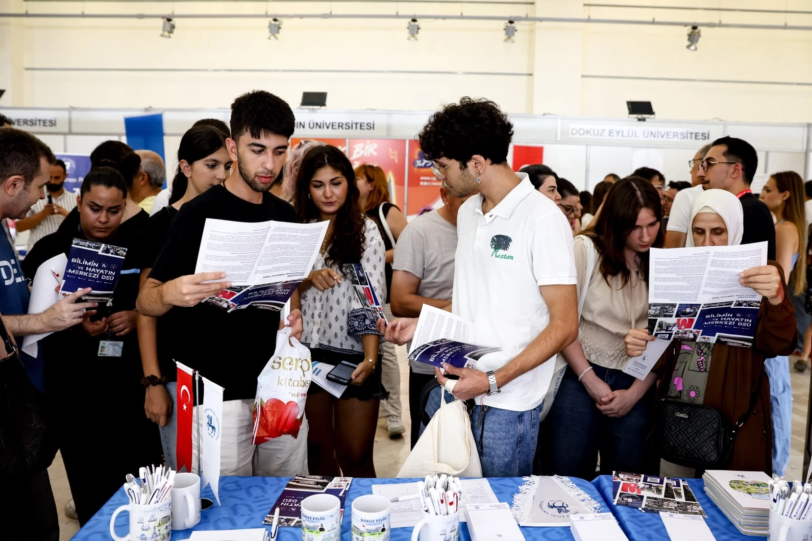 DEÜ İzmir Üniversite Tercih Fuarı'nda boy gösterdi