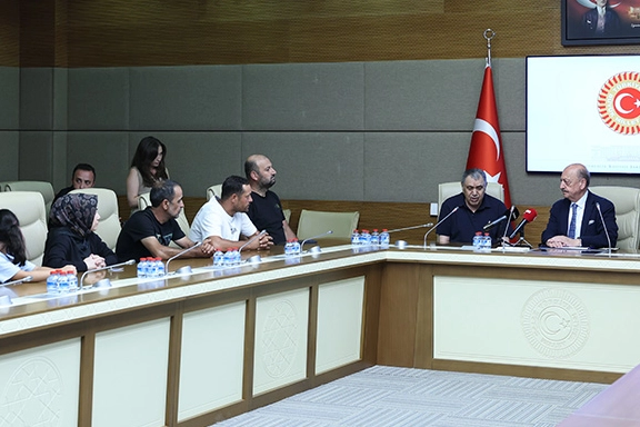 Milletvekili Bilgin TBMM'de maden işçilerinin ailelerini kabul etti
