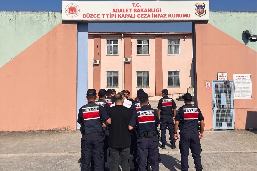 Düzce Jandarması'ndan bir haftada 184 olaya müdahale... 17 aranan kişi yakalandı