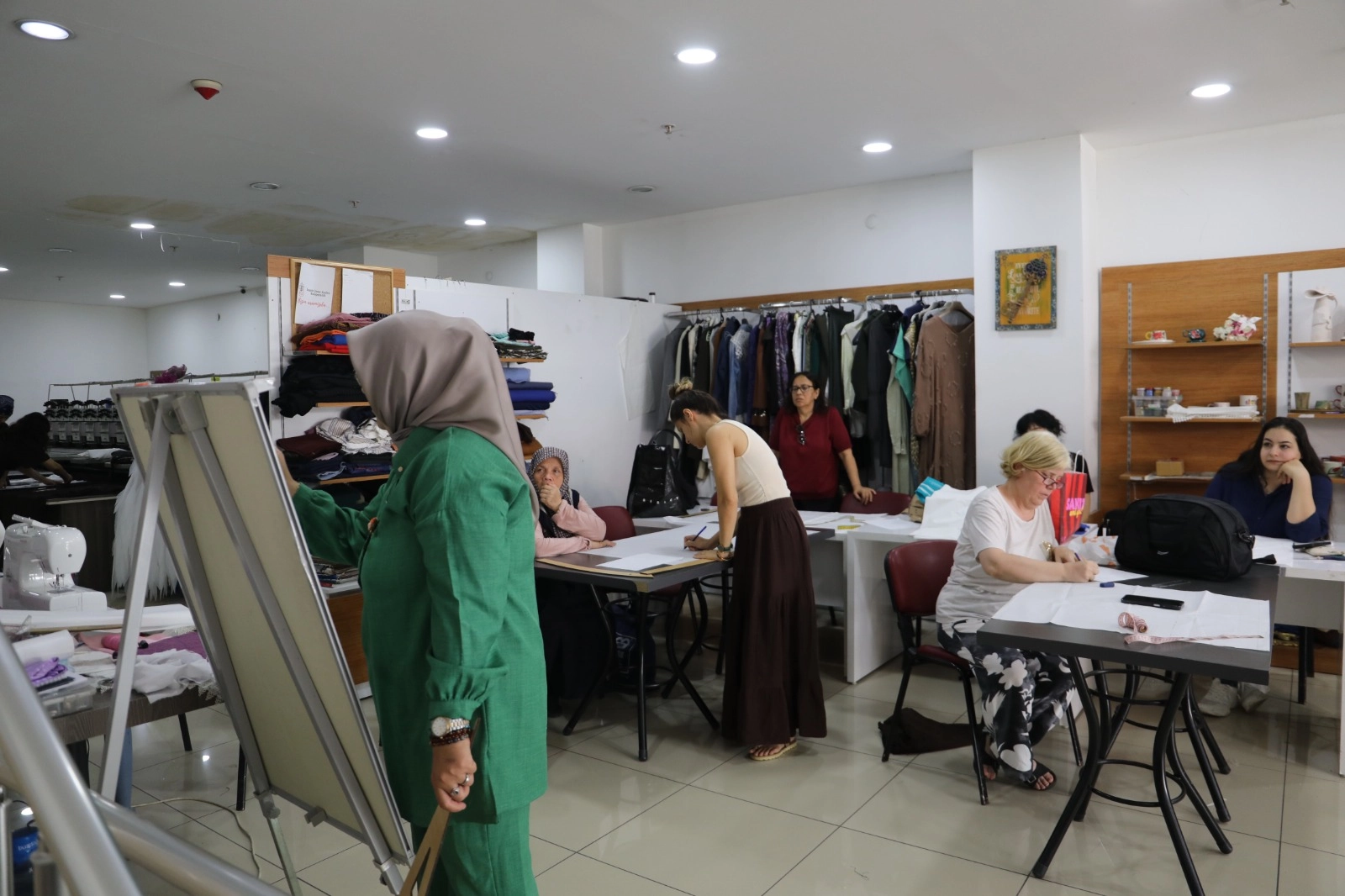 Kocaeli İzmit’te kadınlara yaz dönemi dikiş kursu