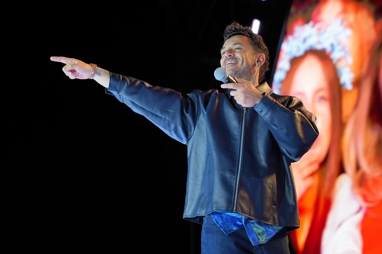 Erzurum'da festival sahnesi Buray'la renklendi