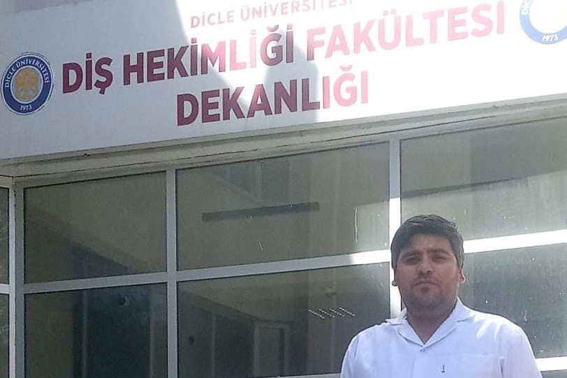 Üniversite harcı için inşaatlarda çalışan Suriyeli geleceğin diş hekimi destek bekliyor 
