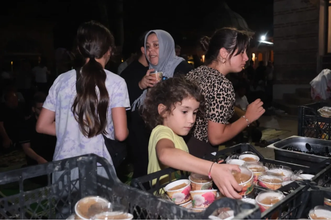Bursa İnegöl Belediyesi kandil geleneğini sürdürdü 