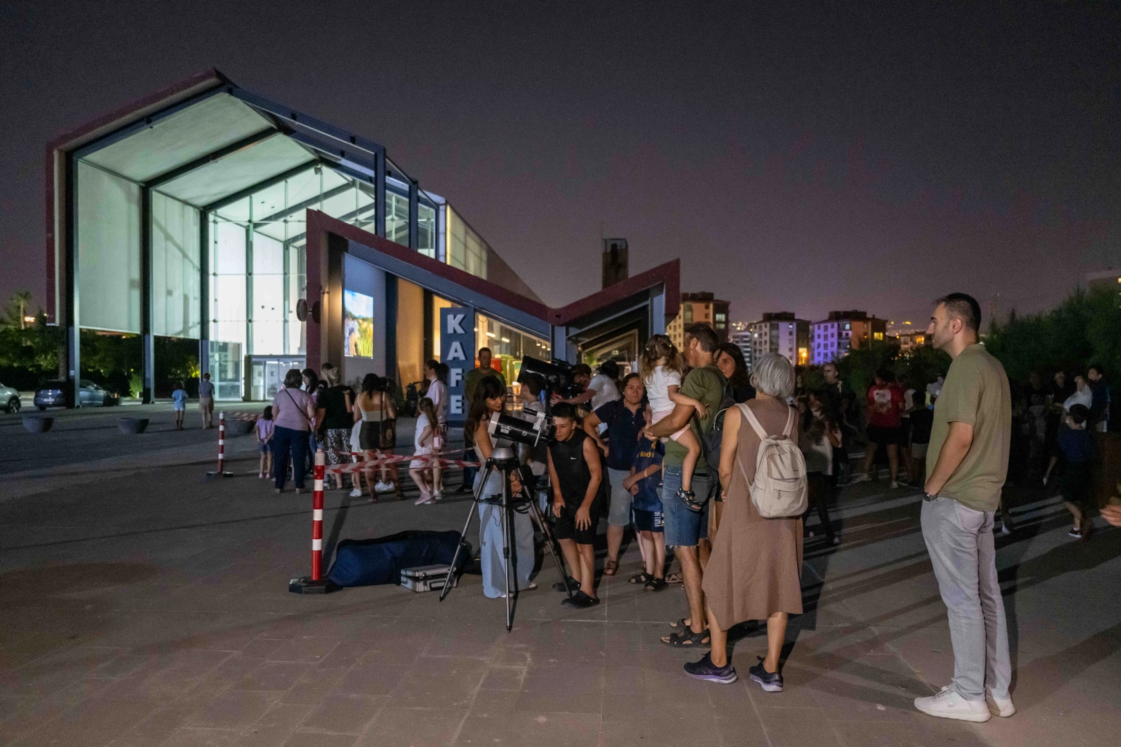 İzmir Bornova'da 8500 yıllık tarihin gölgesinde gökyüzü gözlemi 